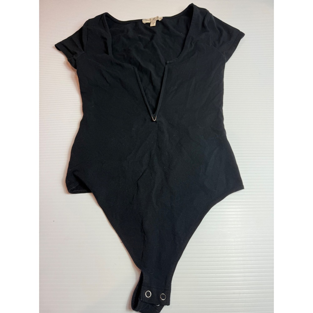 Express One Eleven Bodysuit Top Women's Small Black Ribbed V-Neck Short‎ Sleeve